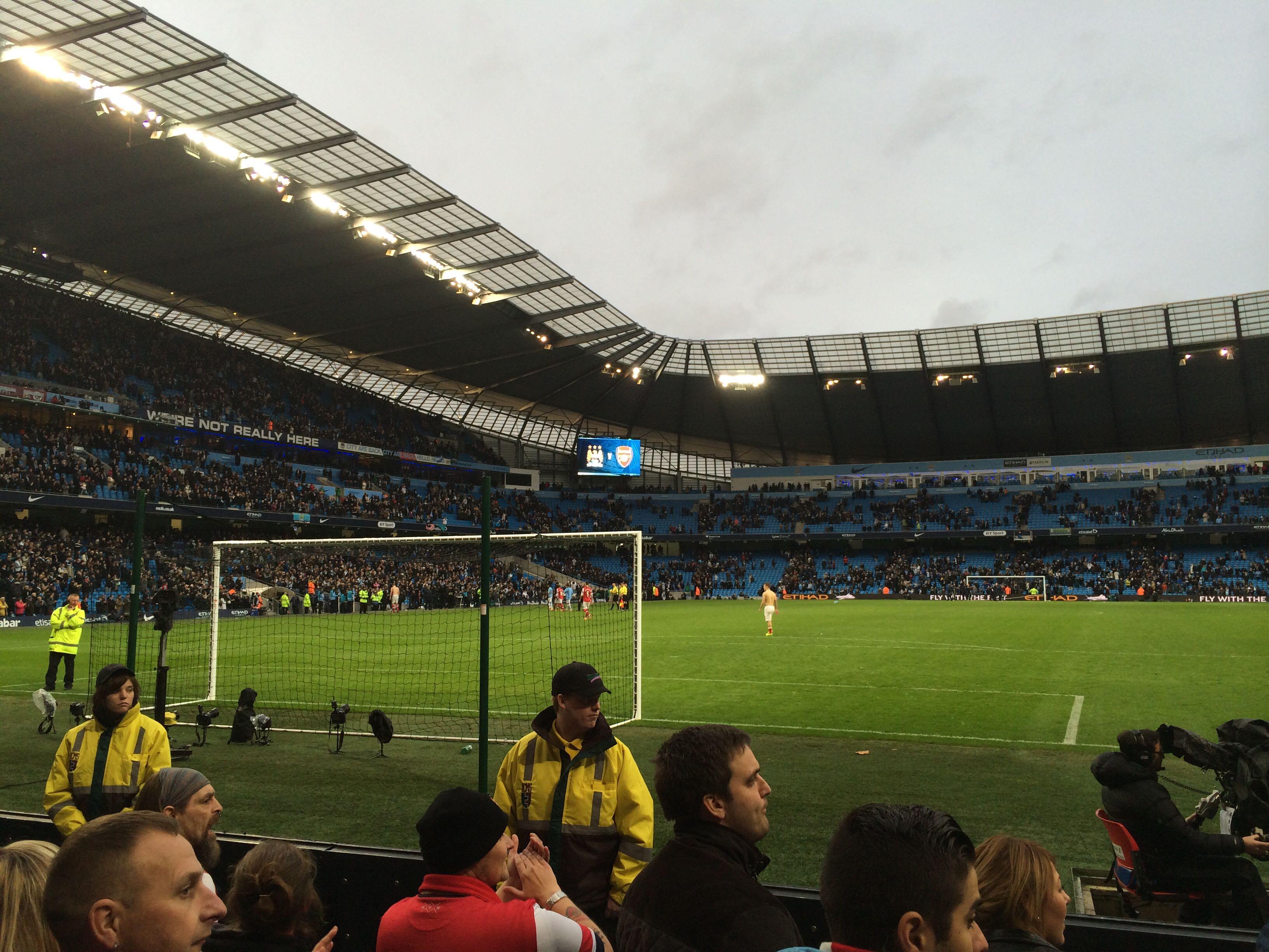 年轻而充满 年轻而充满